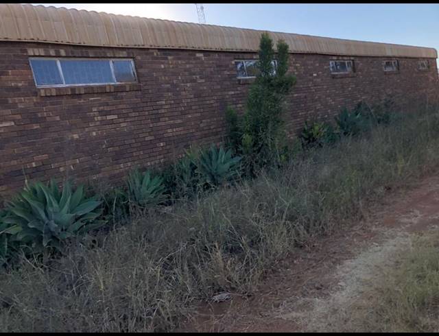 BUSINESS PROPERTY TO RENT IN TWEEFONTEIN
